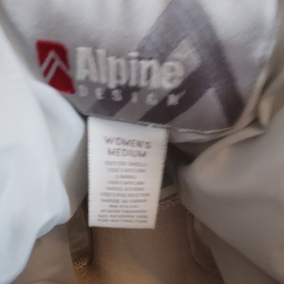 Barely worn white puffy detachable hooded jacket - Picture 5 of 7